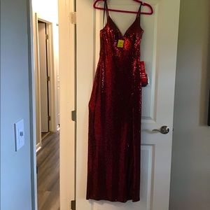Red Sequin Floor Length Dress with leg slit, Size 9-10, never worn, B. Smart